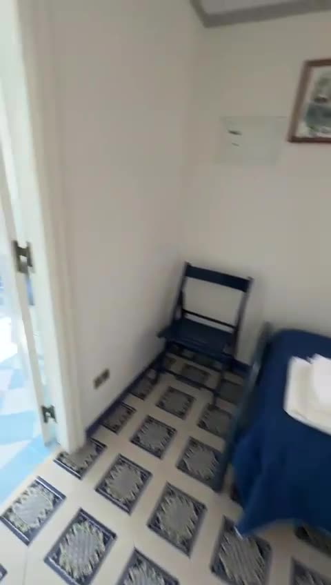 Villa I Due Golfi, video di una camera con il bagno privato