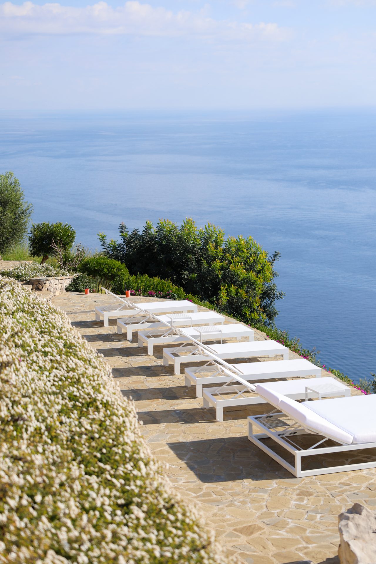 Villa Lantana, lettini tra i fiori