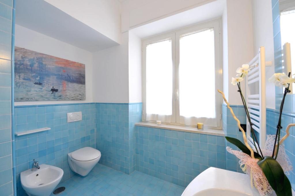 Villa Titina, bagno azzurro , dettaglio